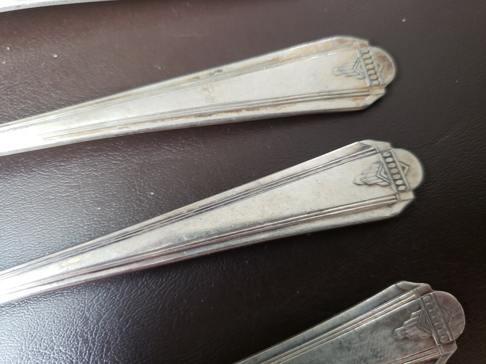 4 ANTIQUE VINTAGE COLLECTIBLE SOUP SPOONS 7.25" ONEIDA SILVER PLATE- TUDOR