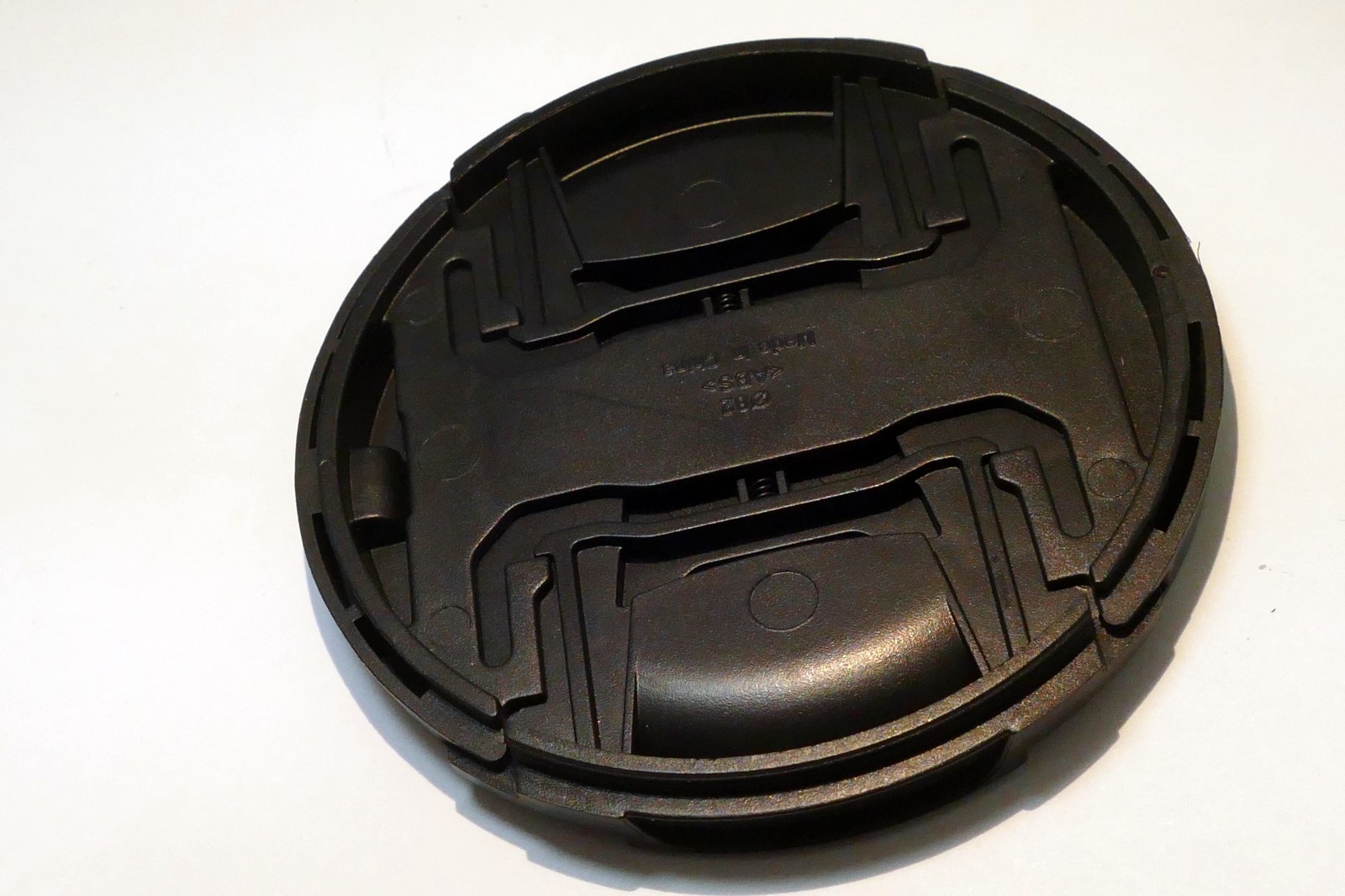 82mm Front Lens cap snap on type black