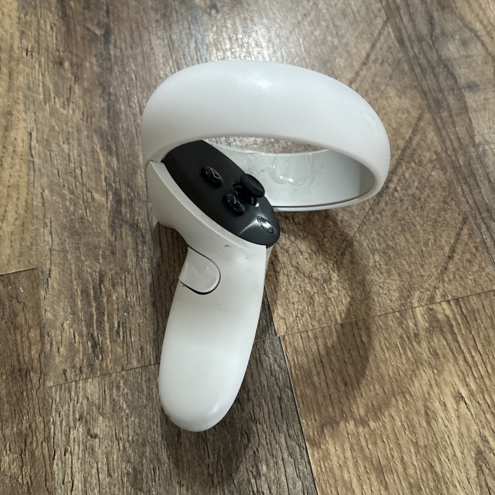 Meta Oculus Quest 2 RIGHT Controller - Powers On -