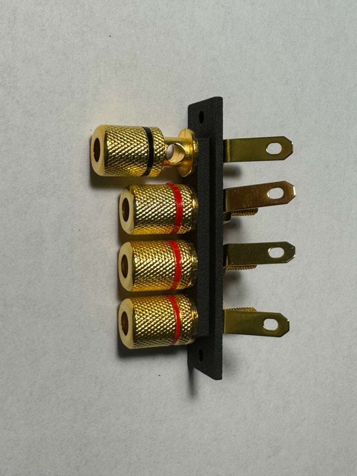 Speaker terminals, binding posts for Fisher receiver