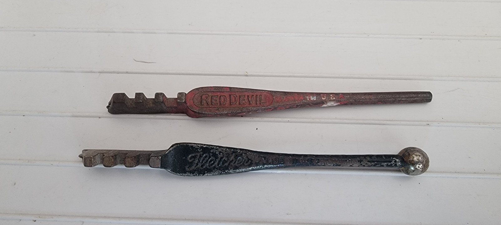 Lot Of 2 Vintage Glass Cutters Red Devil  #24 And Fletcher Black #2