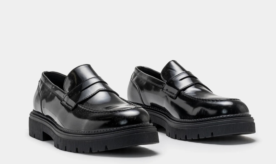 42 College Rock Black Loafer