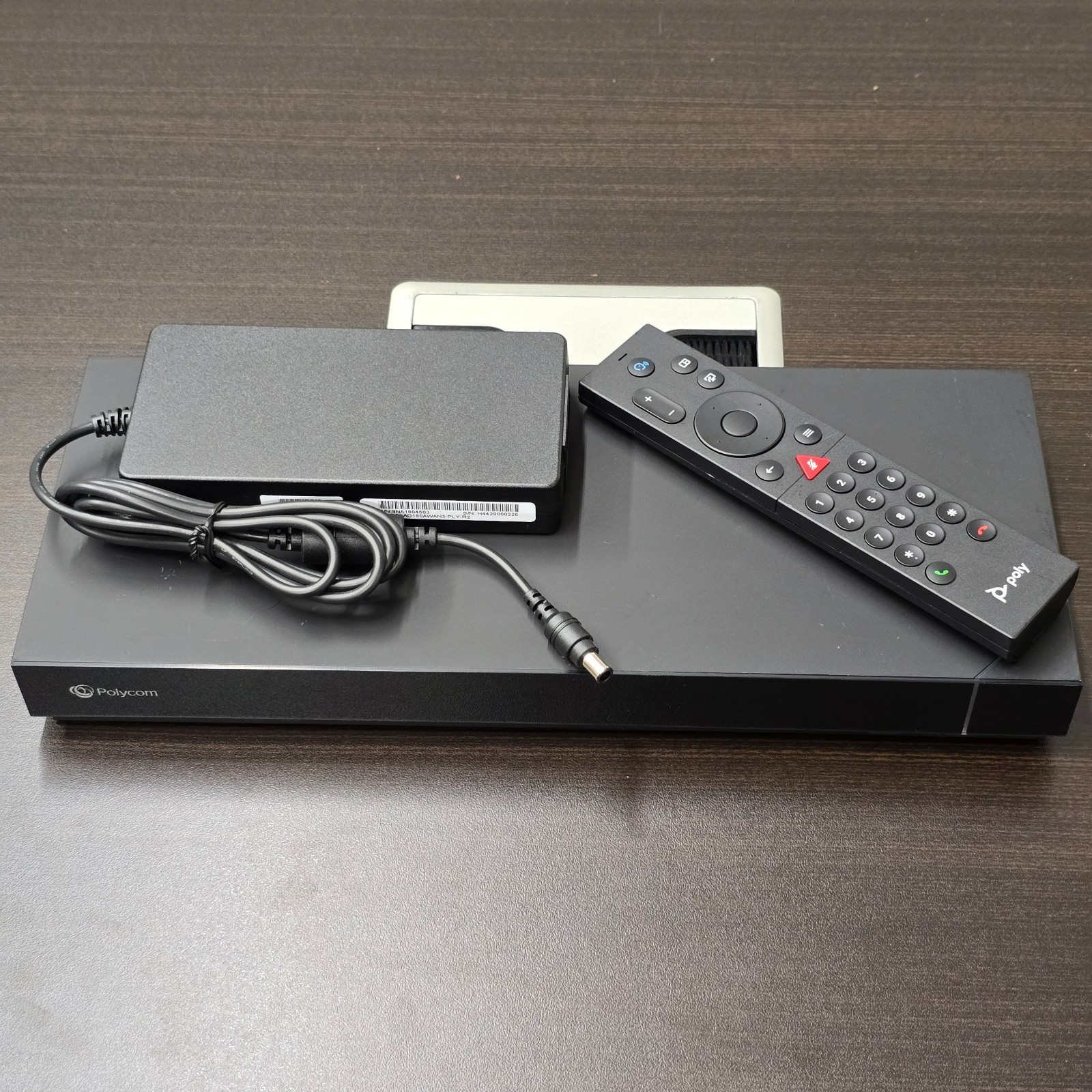 POLY G7500 Codec 4K Base Unit Video Conference Unit Polycom P011 W/ Remote