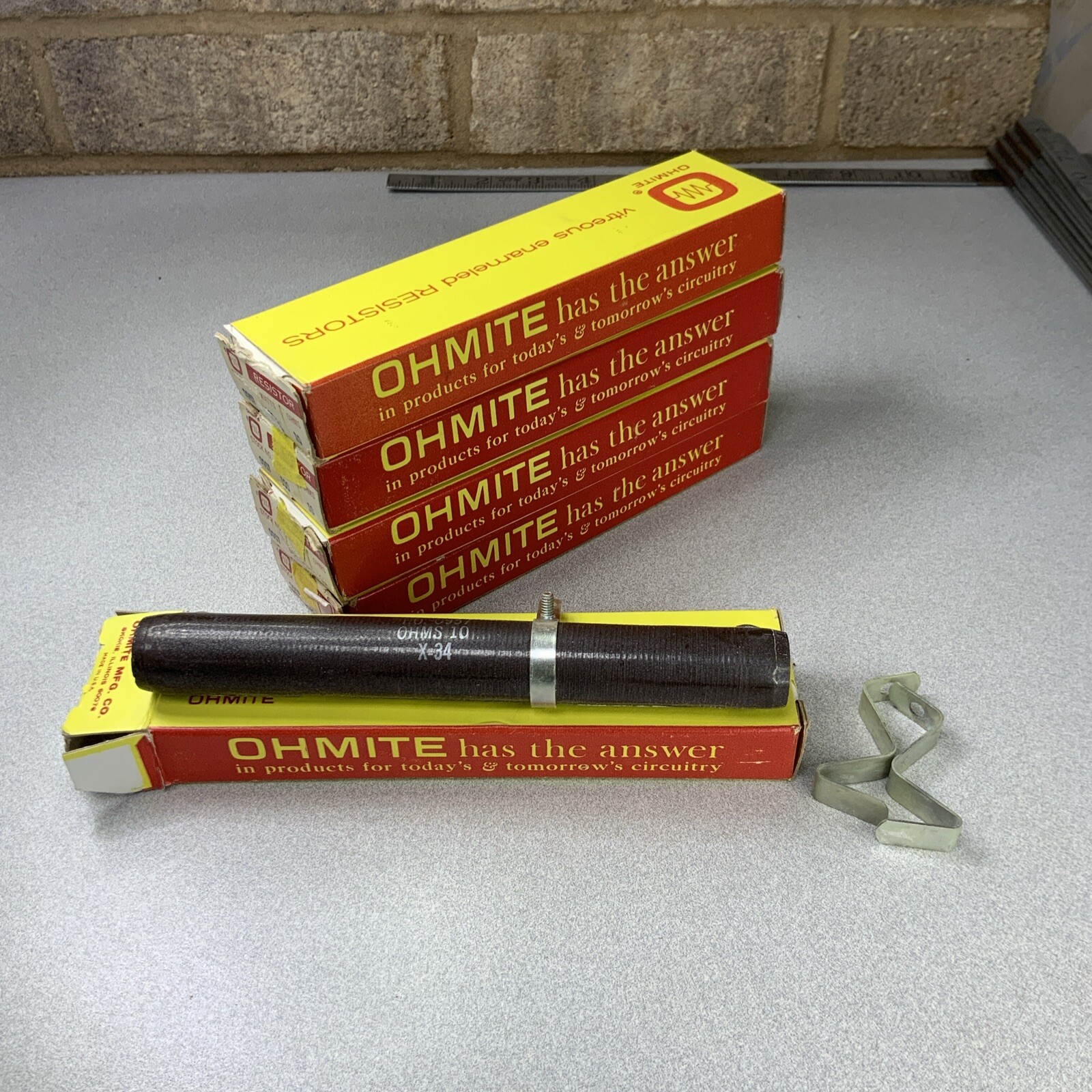 5 VINTAGE NEW OHMITE WIREWOUND CERAMIC RESISTOR X-34 No. 0957 100watt 10 Ohm