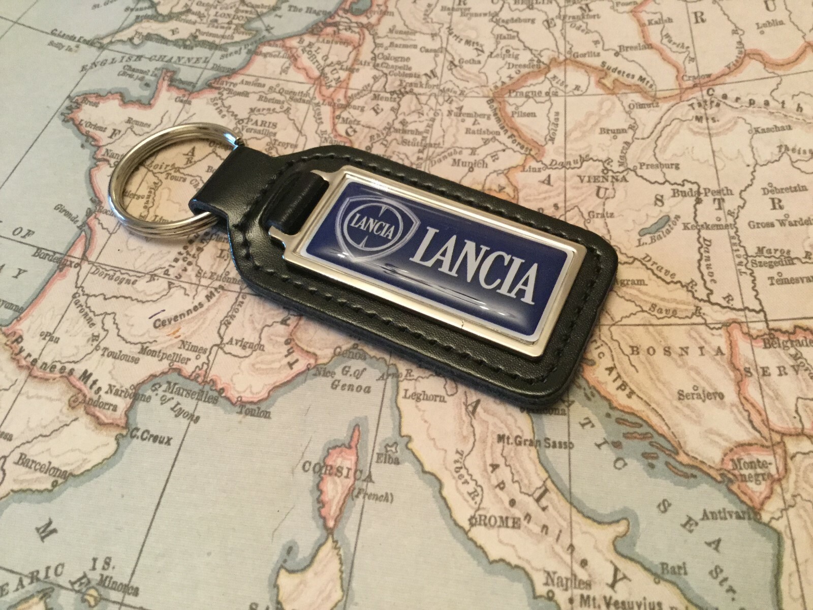LANCIA Quality Black Real Leather Keyring OBLONG