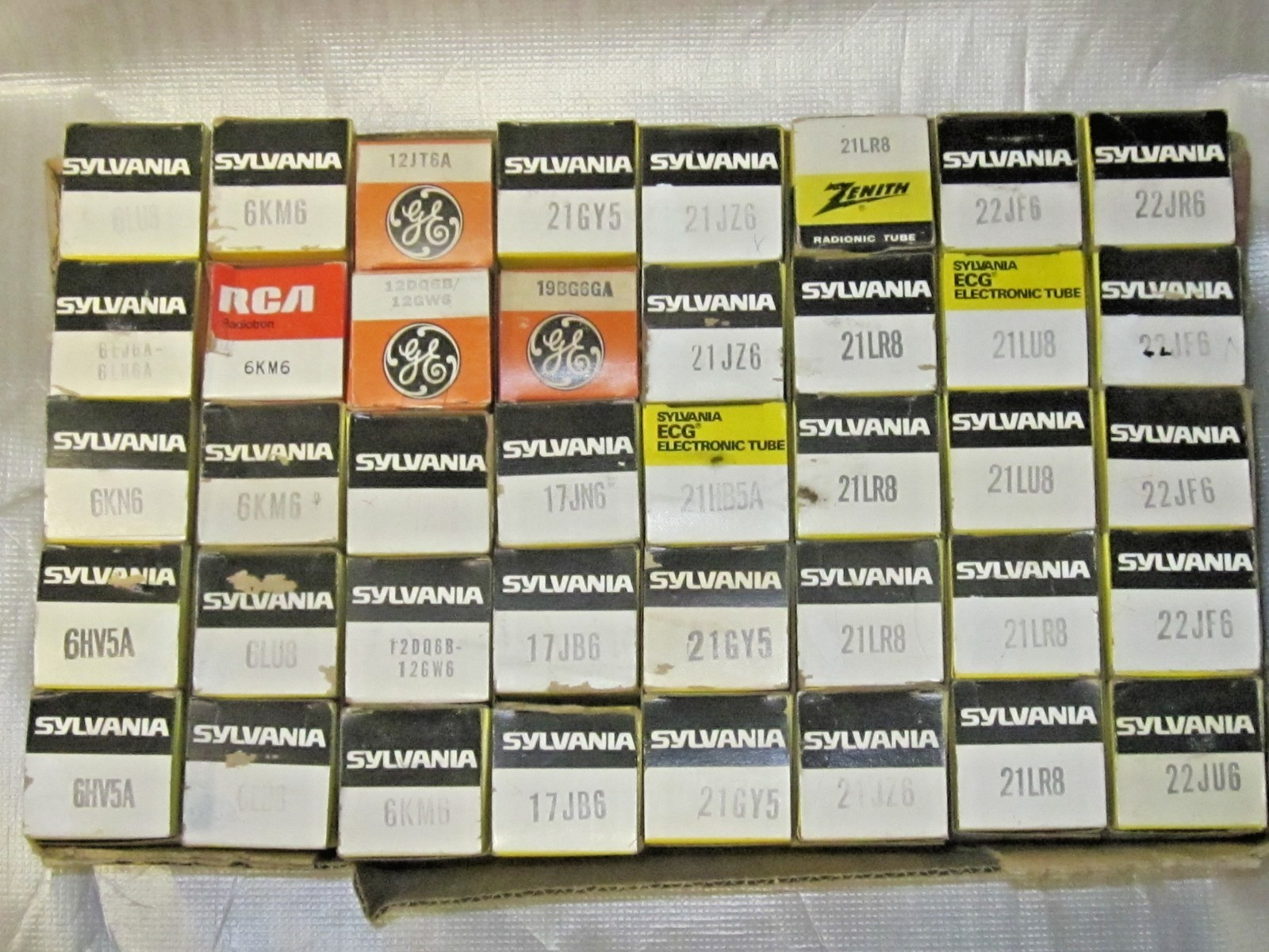 1 NEW 10JA5 tube. ECG/SYLVANIA brand in original box, tested good