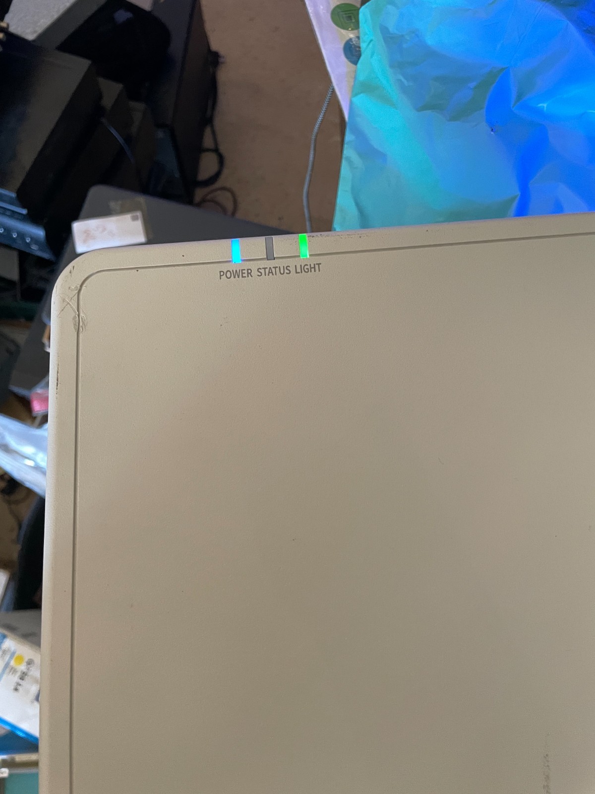 Eiki LCD projector EK–700 LU