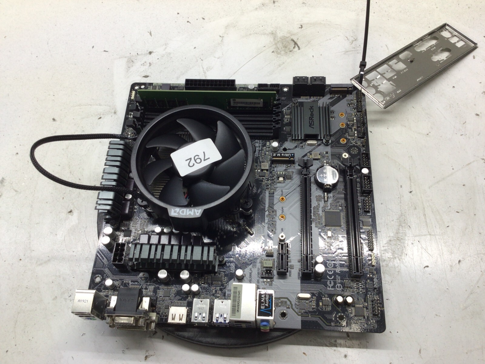 ASRock B450M Pro4 AMD Ryzen 3 2200G 3.5GHz 8GB