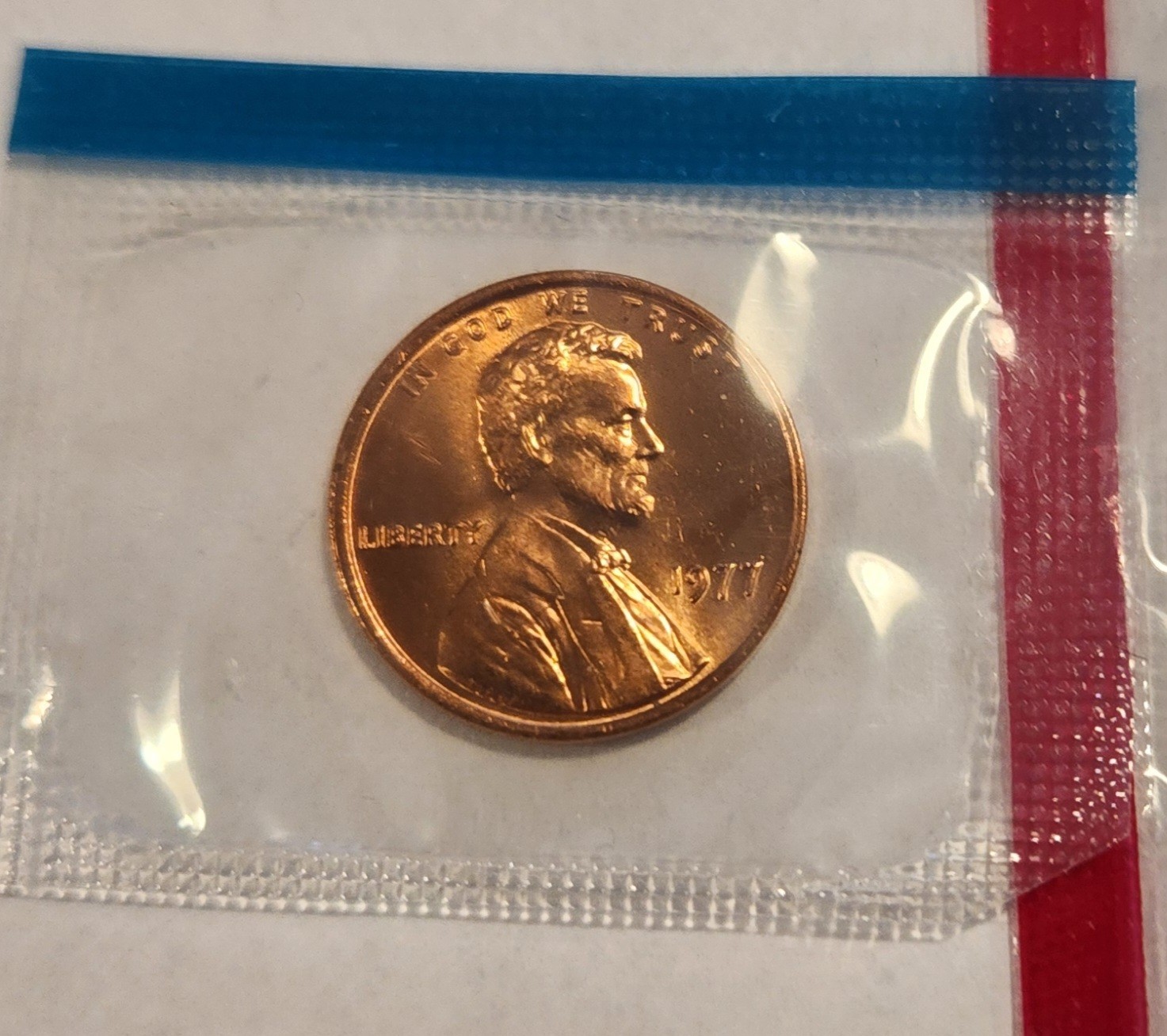 1977 P & D Lincoln Memorial Copper Cent  Penny Mint Cello FREE SHIPPING