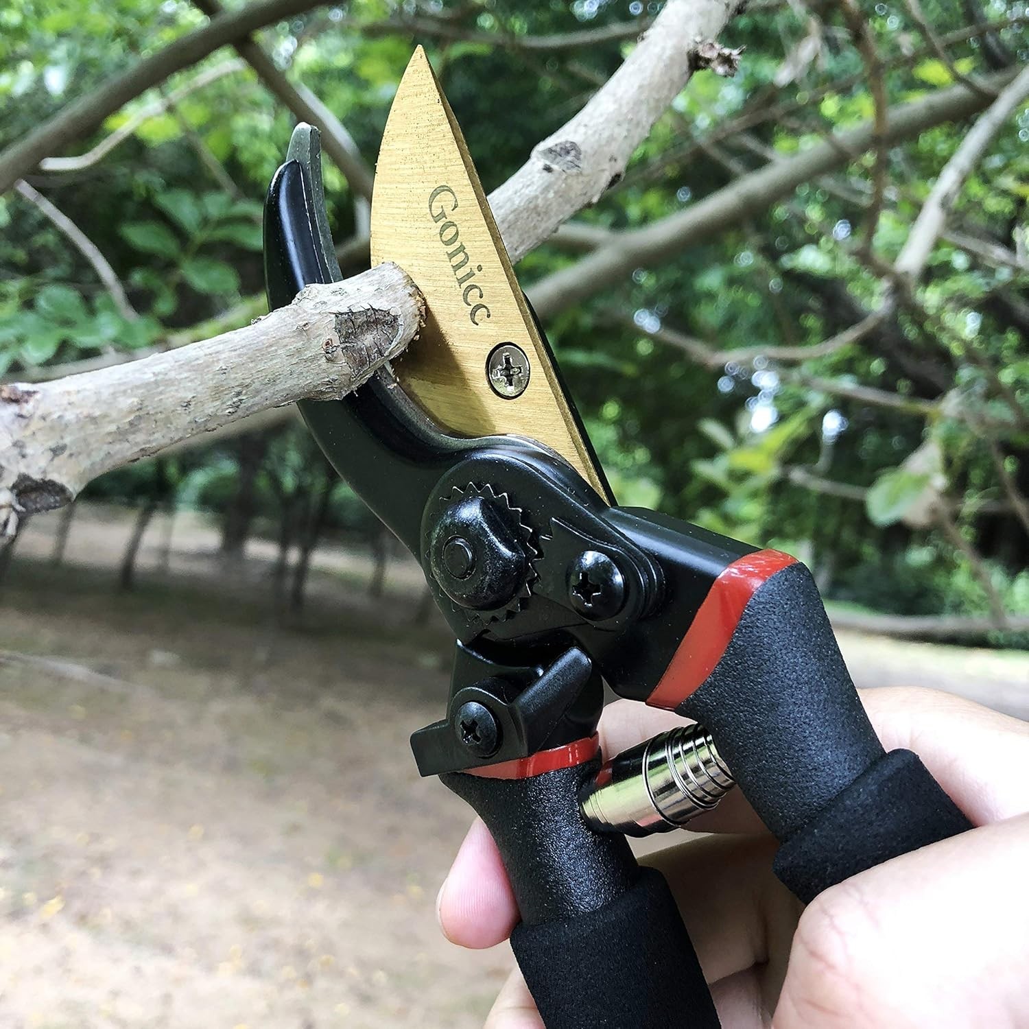 gonicc 8" Professional Premium Titanium Bypass Pruning Shears (GPPS-1003), Hand