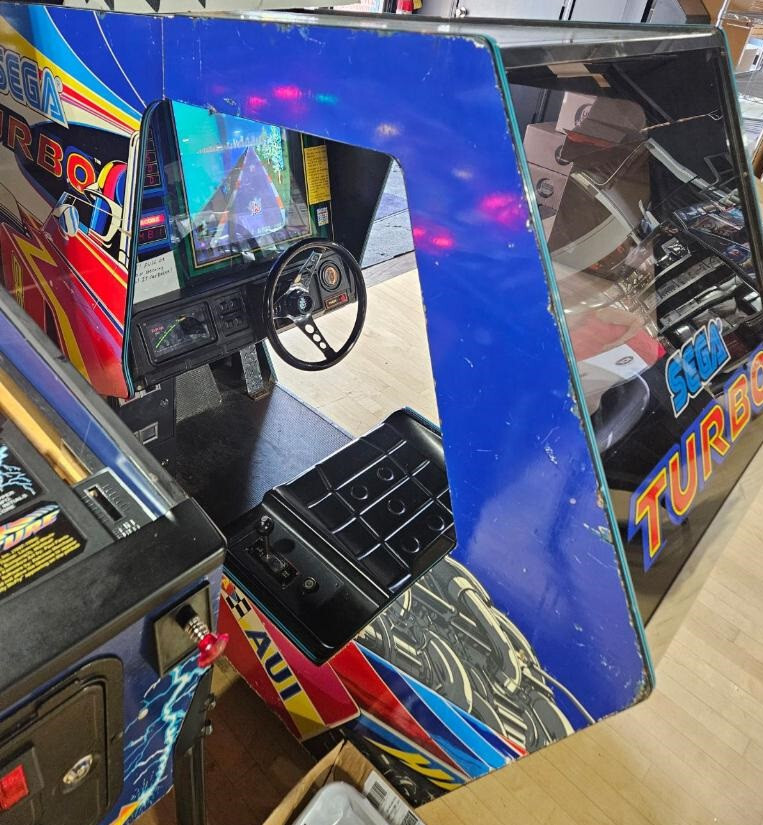 TURBO ARCADE MACHINE by SEGA 1981 (Excellent Condition) *RARE*
