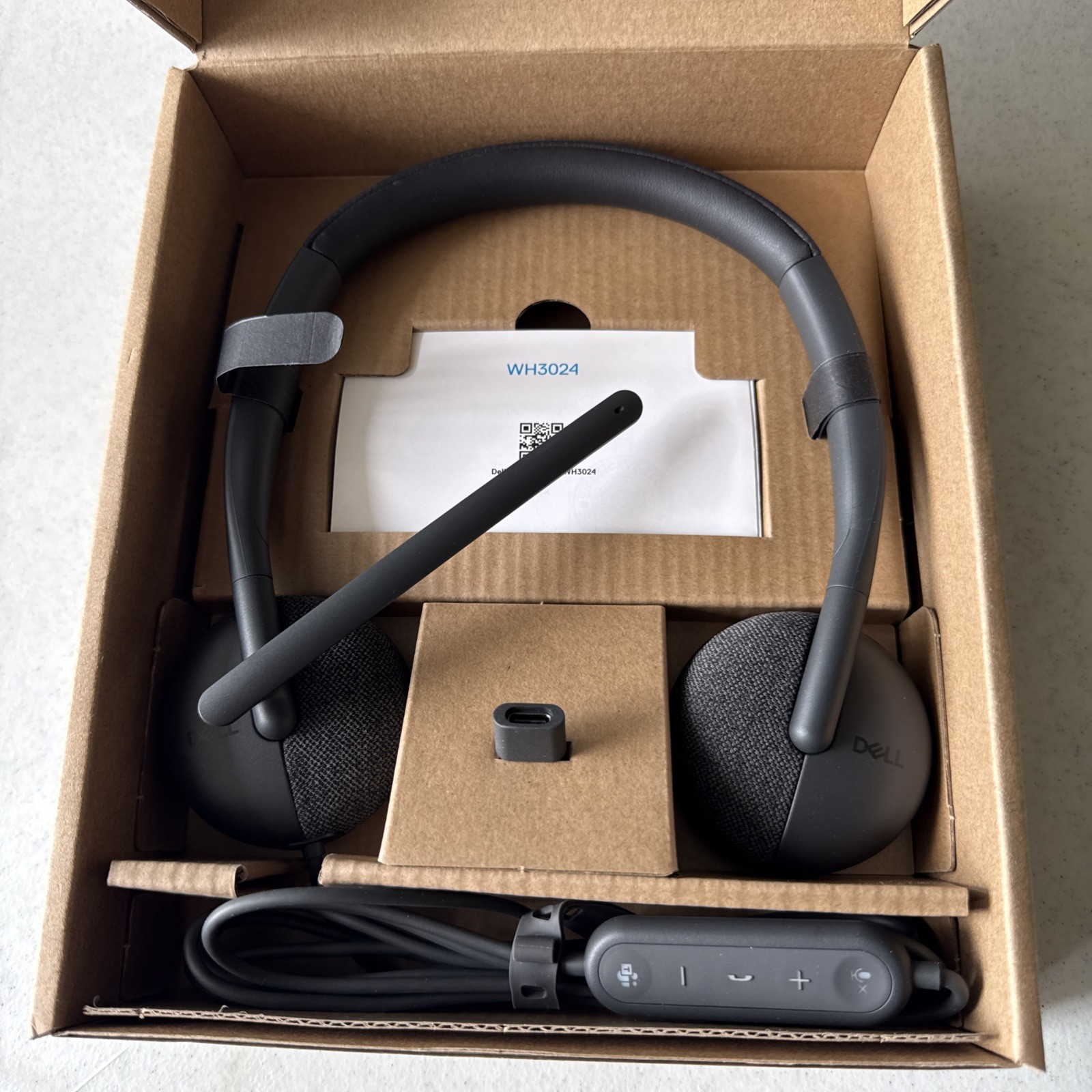 New Dell WH3024 Wired Headset with Built-in Microphone