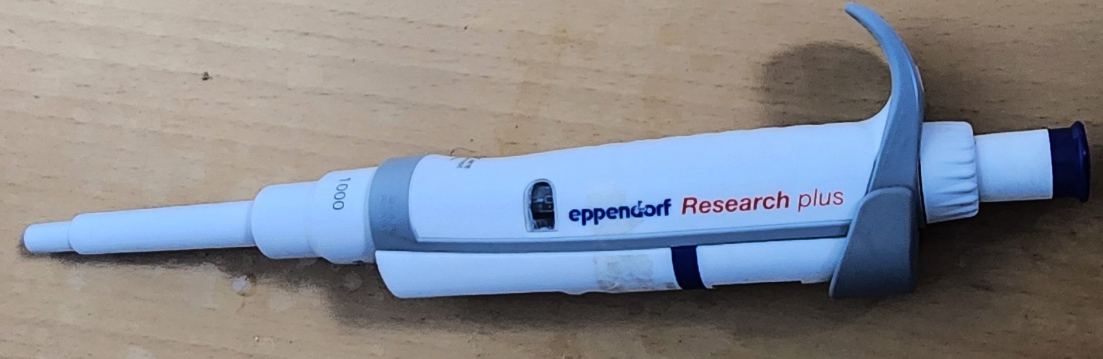 Eppendorf Research® plus Pipette, fixed volume single-channel, volume 1000 μL