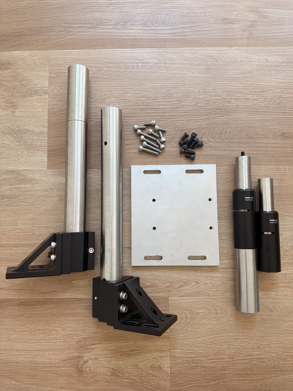 Thorlabs RSHT4/M 1" Pillar Post Holder Lot Heavy Duty Optical Lab Breadboard