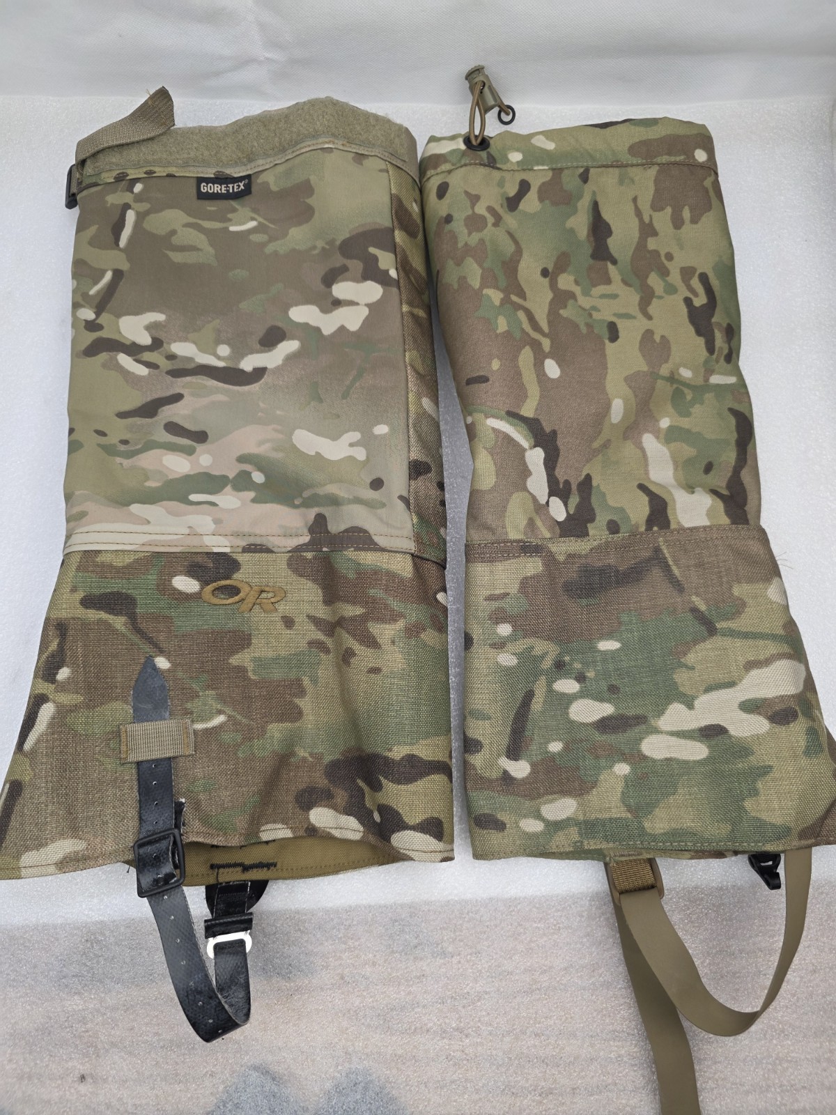 Mismatched USGI Expedition Leg Gaiters Goretex Crocodiles Coyote M/L