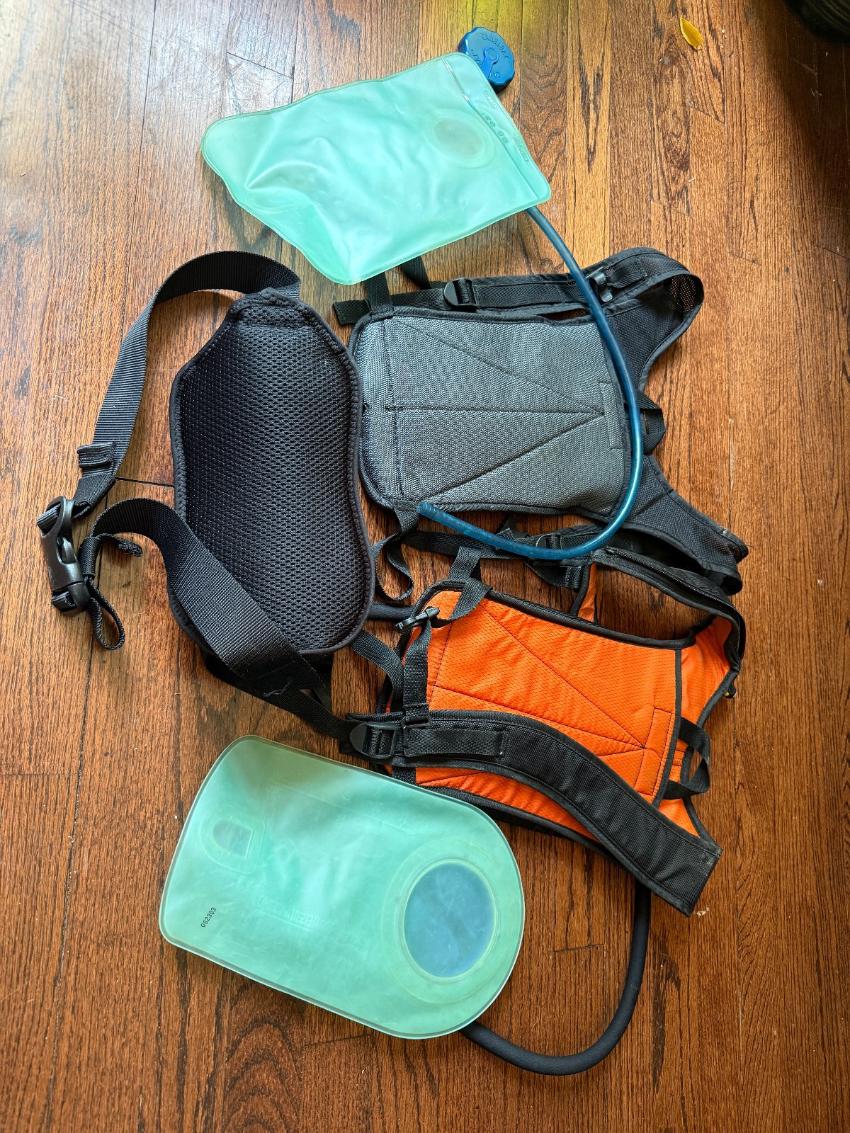 Lot Camelbak Hydropak + Snobowl + Amphipod Running Belt - Backpack Hydration
