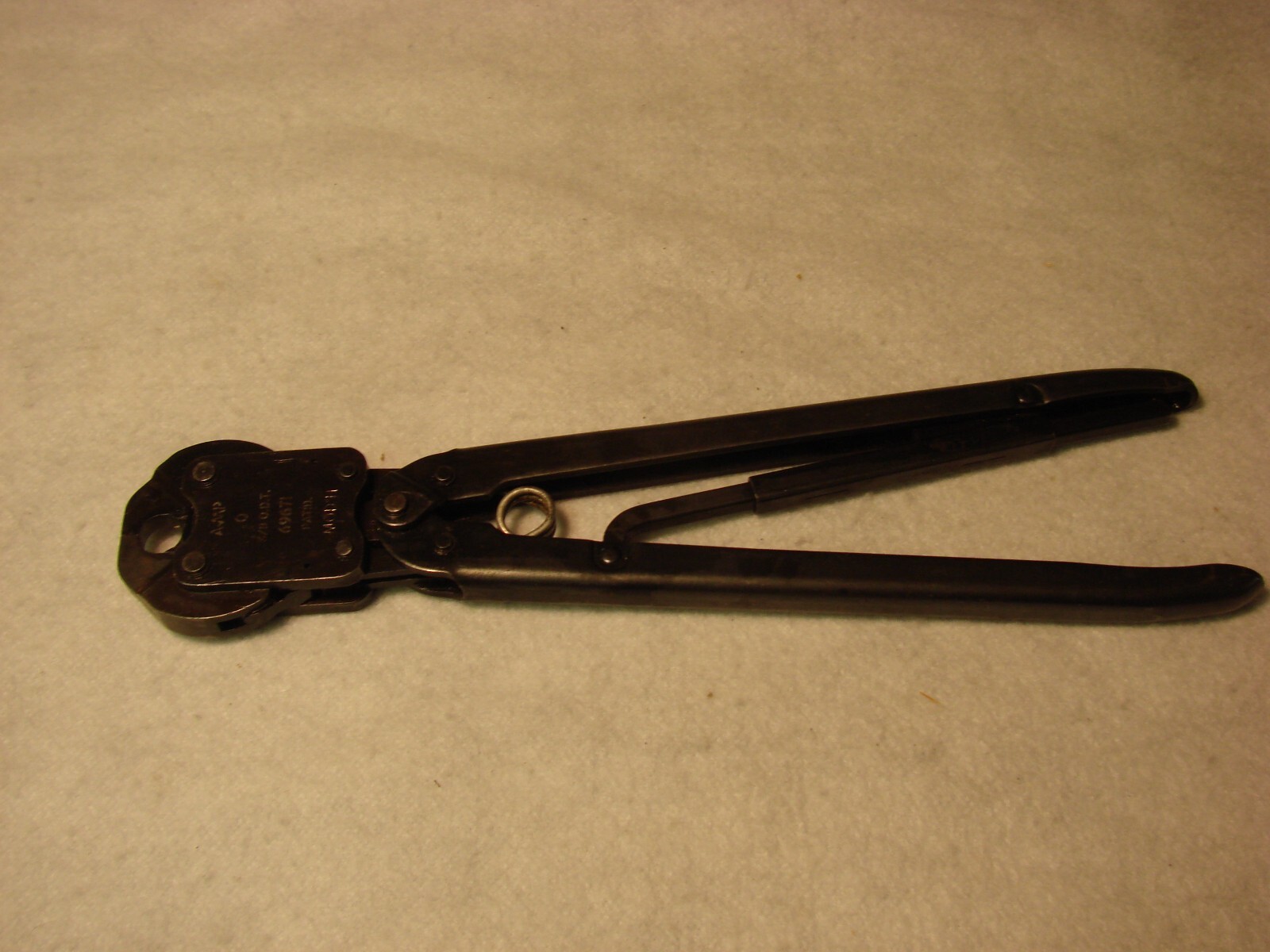 AMP Ratcheting Crimping Tool 69671