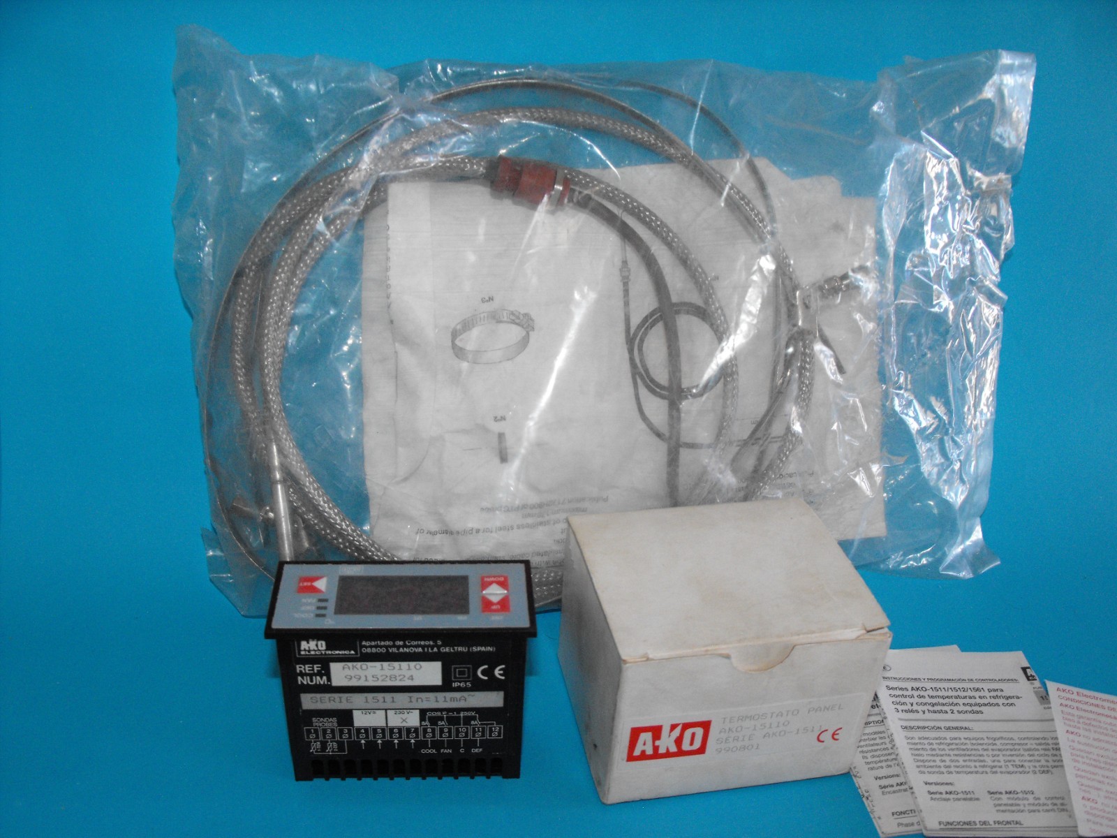 AKO-15110+AKO-71729.DIGITAL TEMPERATURE CONTROLLER.+PTC.-50/+100.NEW