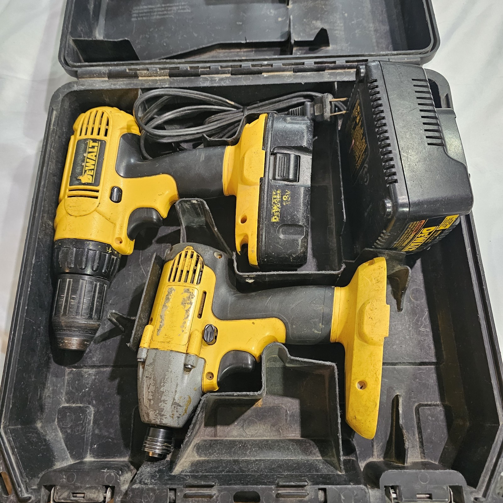 DeWalt 18V 1/2" Drill DC759 & 1/4" Impact Driver DW056 with Charger & Battery