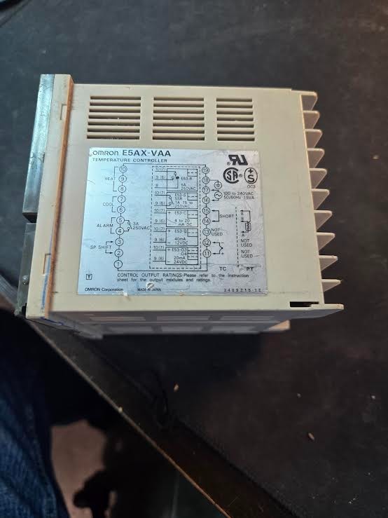 E5AX-VAA OMRON TEMPERATURE CONTROLLER E5AX-VAA IN STOCK SALE $99