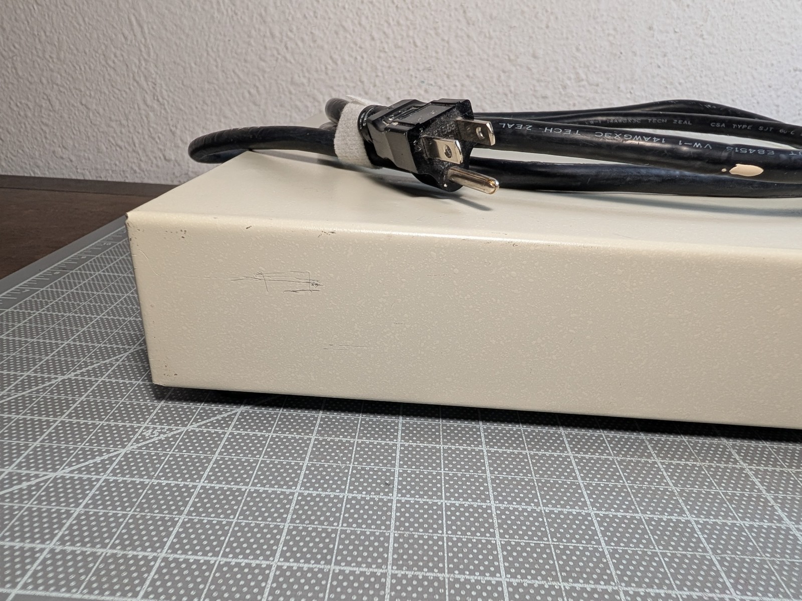 Vintage Computer Power Controller Surge Protector Power Supervisor Model MT-767