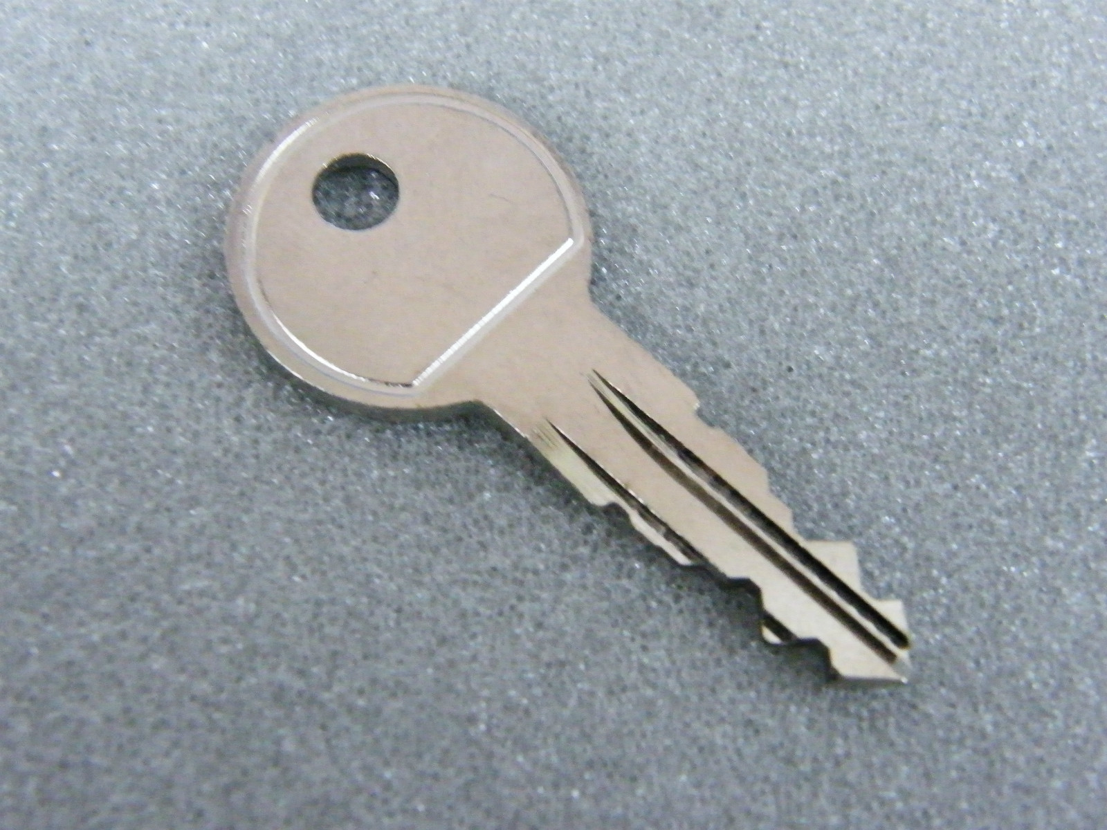 Thule Key N082 N 082 Replacement Key for Rear Rack Roof Boxes Roof Rack