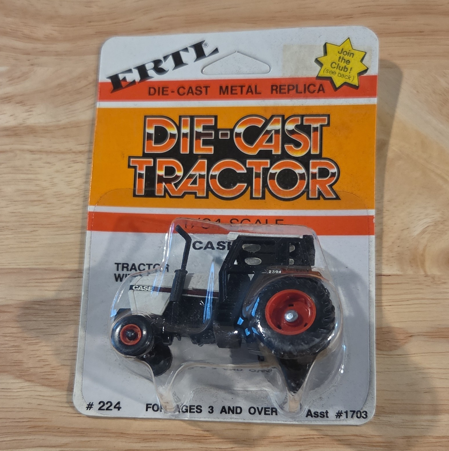 Ertl Die-Cast Tractor Case 2594 1:64 Diecast Metal White/Black w/ Cab MPN 224