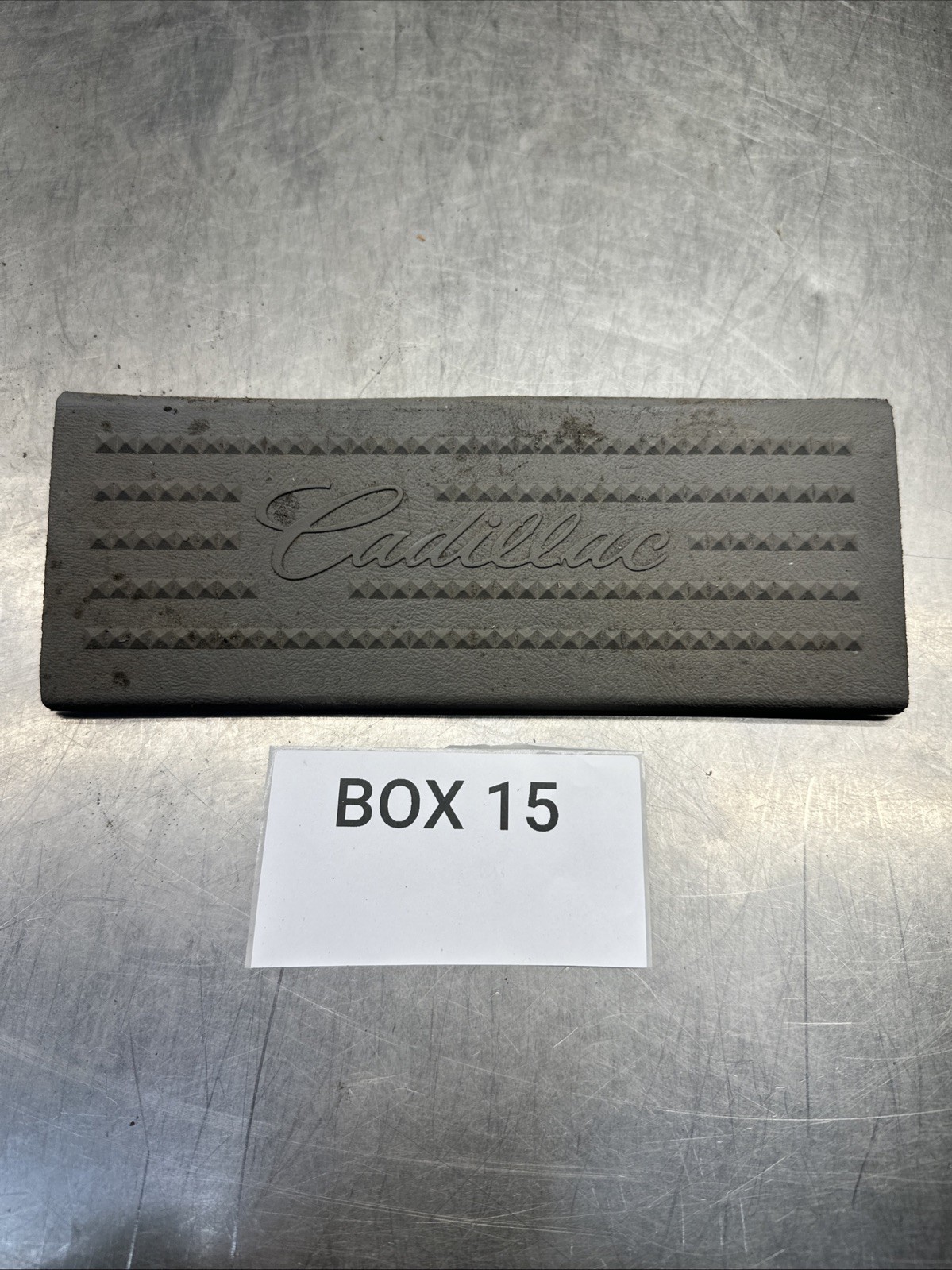 2002-2006 CADILLAC ESCALADE REAR DOOR SILL THRESHOLD TRIM PANEL OEM