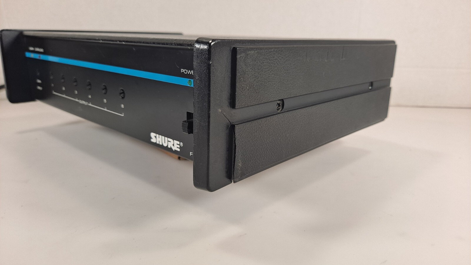 SHURE FP16 Audio Distribution Amplifier