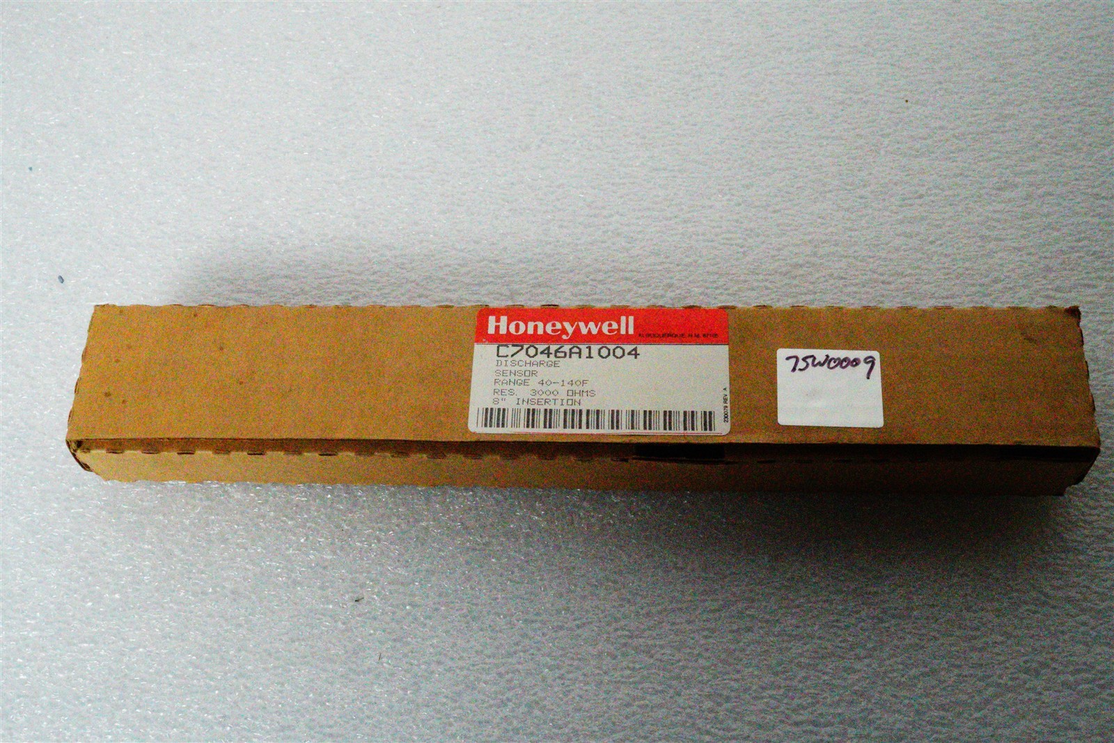 Honeywell C7046A1004 Air Temperature Sensor Probe Length 8 in. (203 mm) NIB
