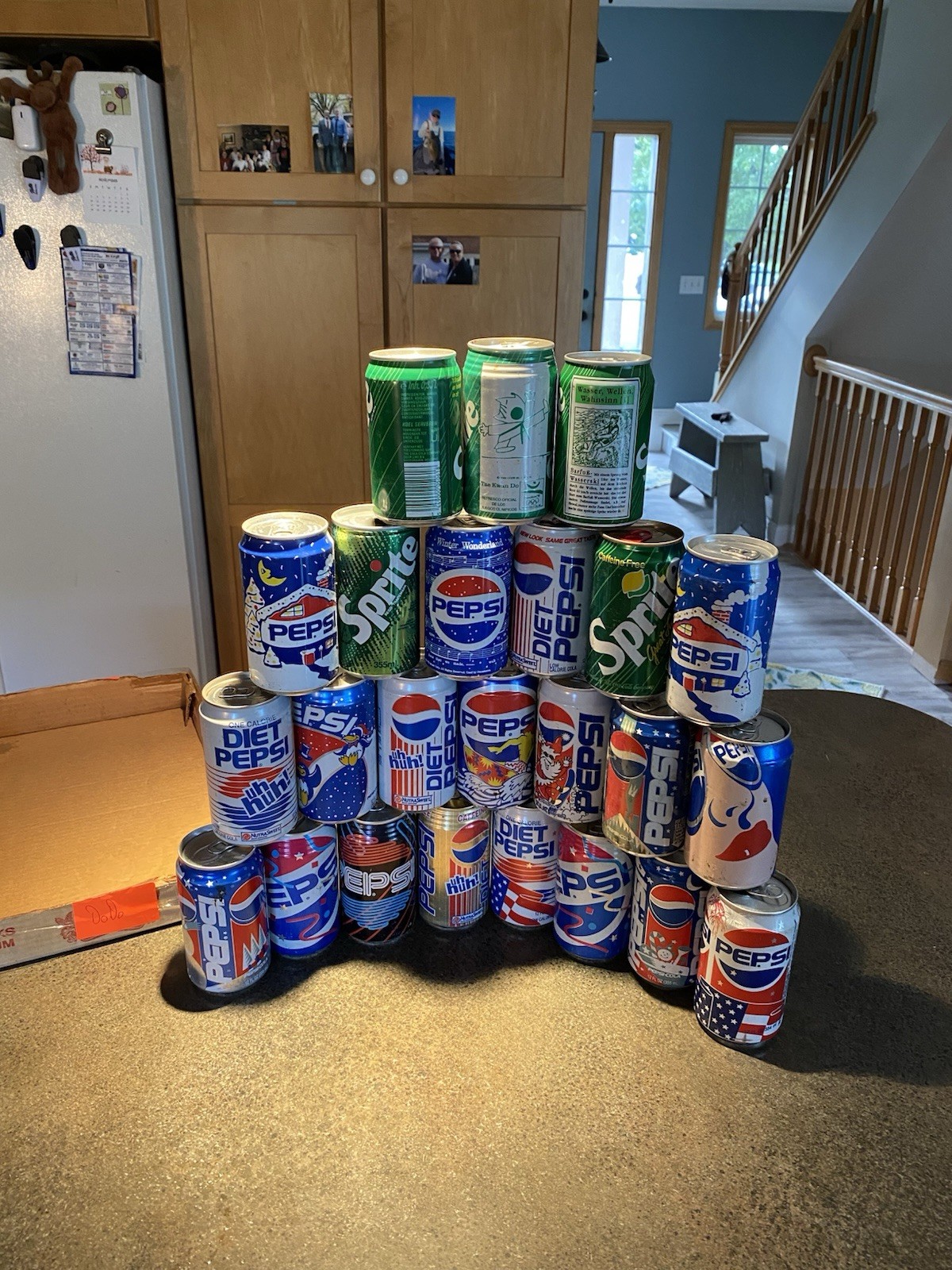 OLD SODA 🥤 CAN LOT OF See Pictures DENTS,HOLES, RUST ECT….. Lot Dodo 2 sold