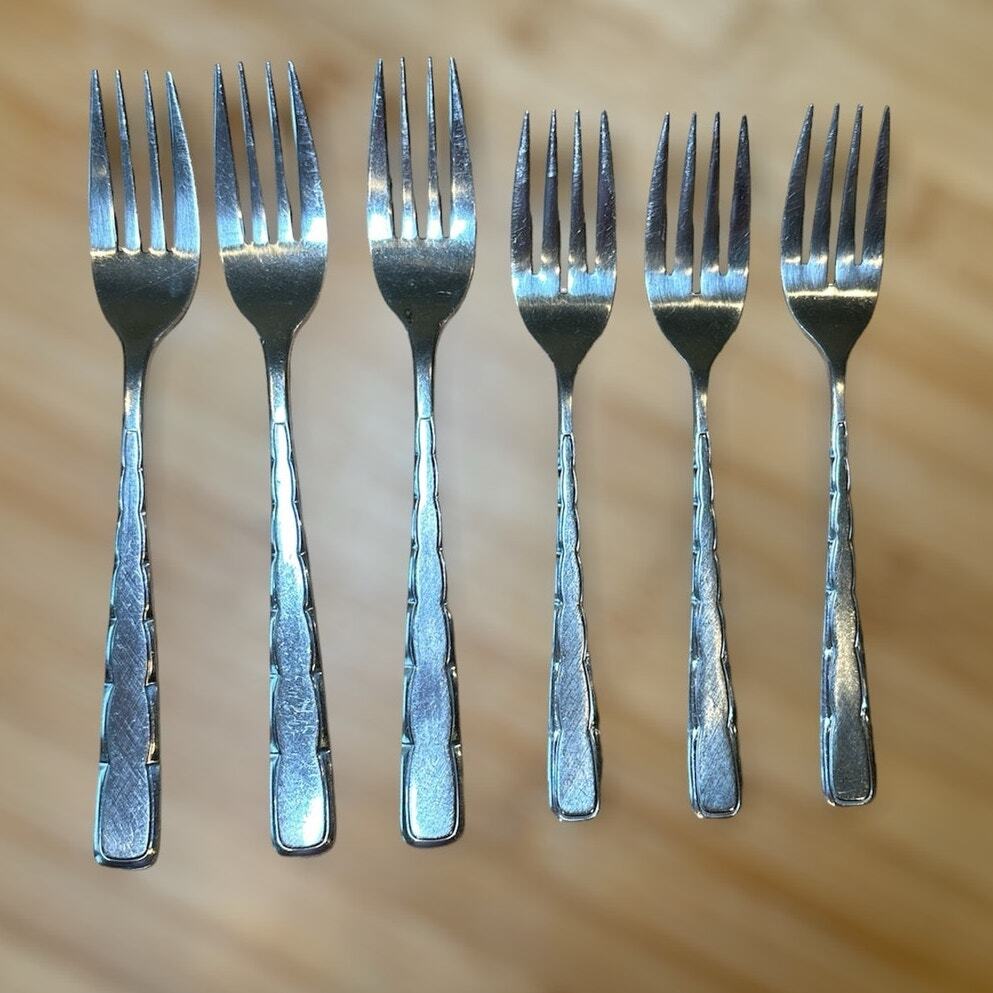 Vintage Stainless Flatware Japan Scalloped Edge Unknown Maker/Pattern 28 Pieces