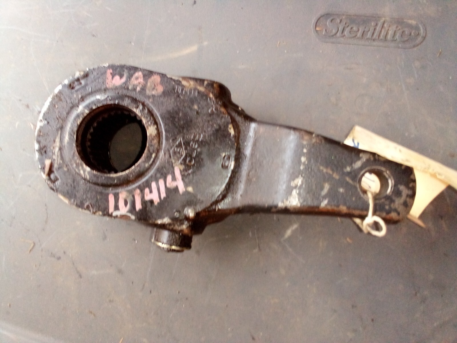 Bendix Heavy Duty 1-Hole Manual Slack Adjuster 1-1/2" 28-Spline Offset Old Mack