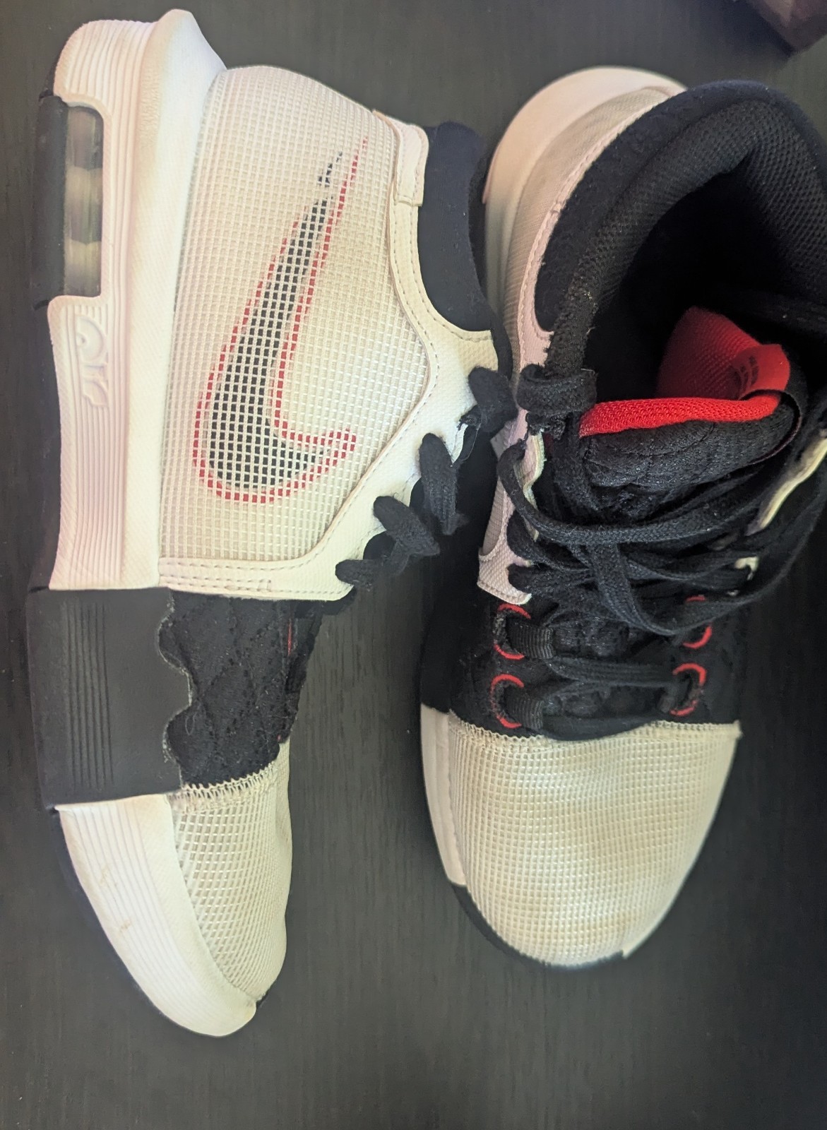 Nike LeBron Witness 8 FB2239-103 White/University Red/Black Low Top Mesh