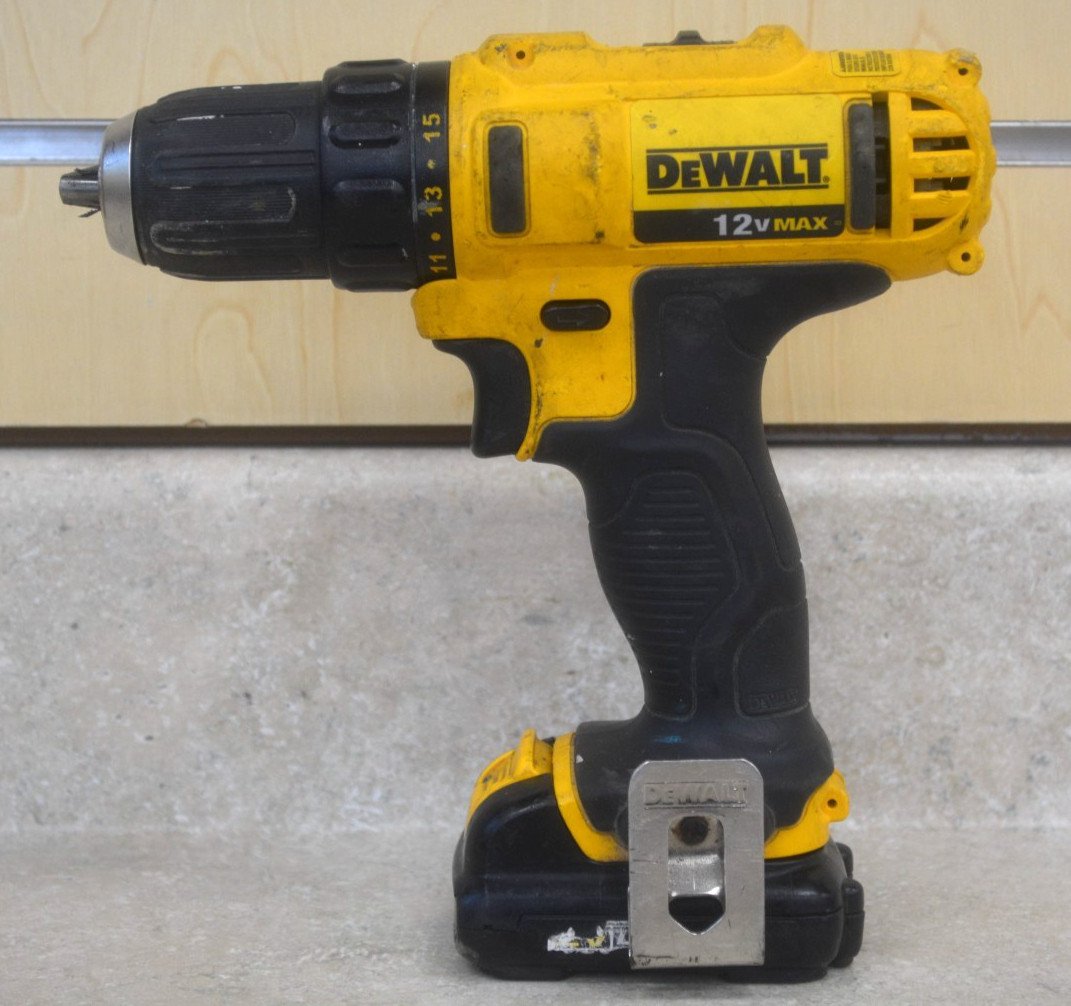 DeWALT 12V 3/8" Cordless Drill/Driver DCD710 *Pre-owned* FREE SHIPPING