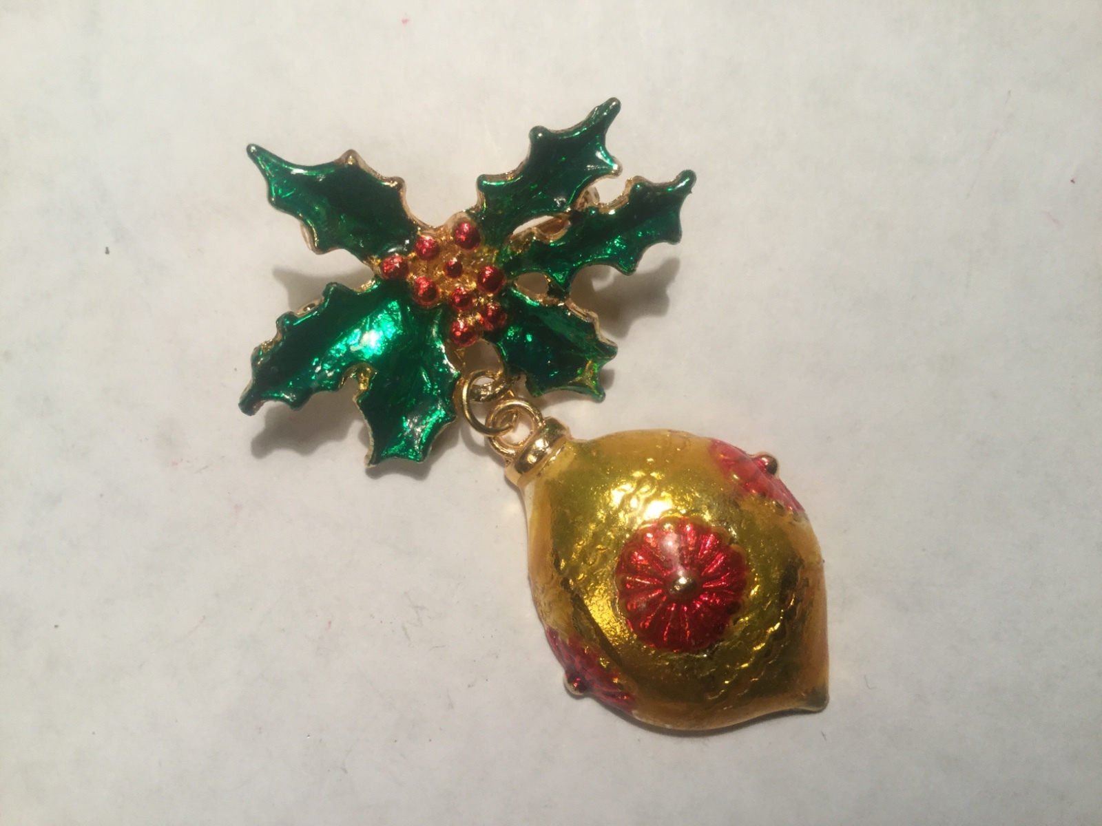 Christmas Pin Brooch- Gold Colored Ornament  with Holly & Berries