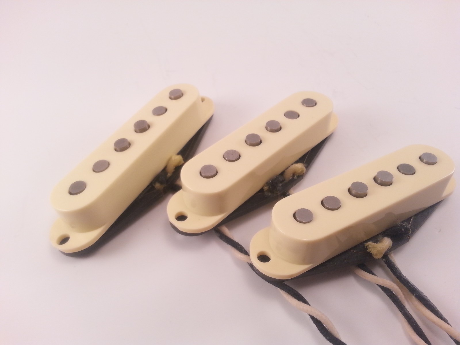 Benson Custom Warm 63's set compatible with a Stratocaster®