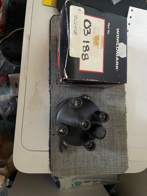 03 188 104.23.906 Isuzu Distributor Cap
