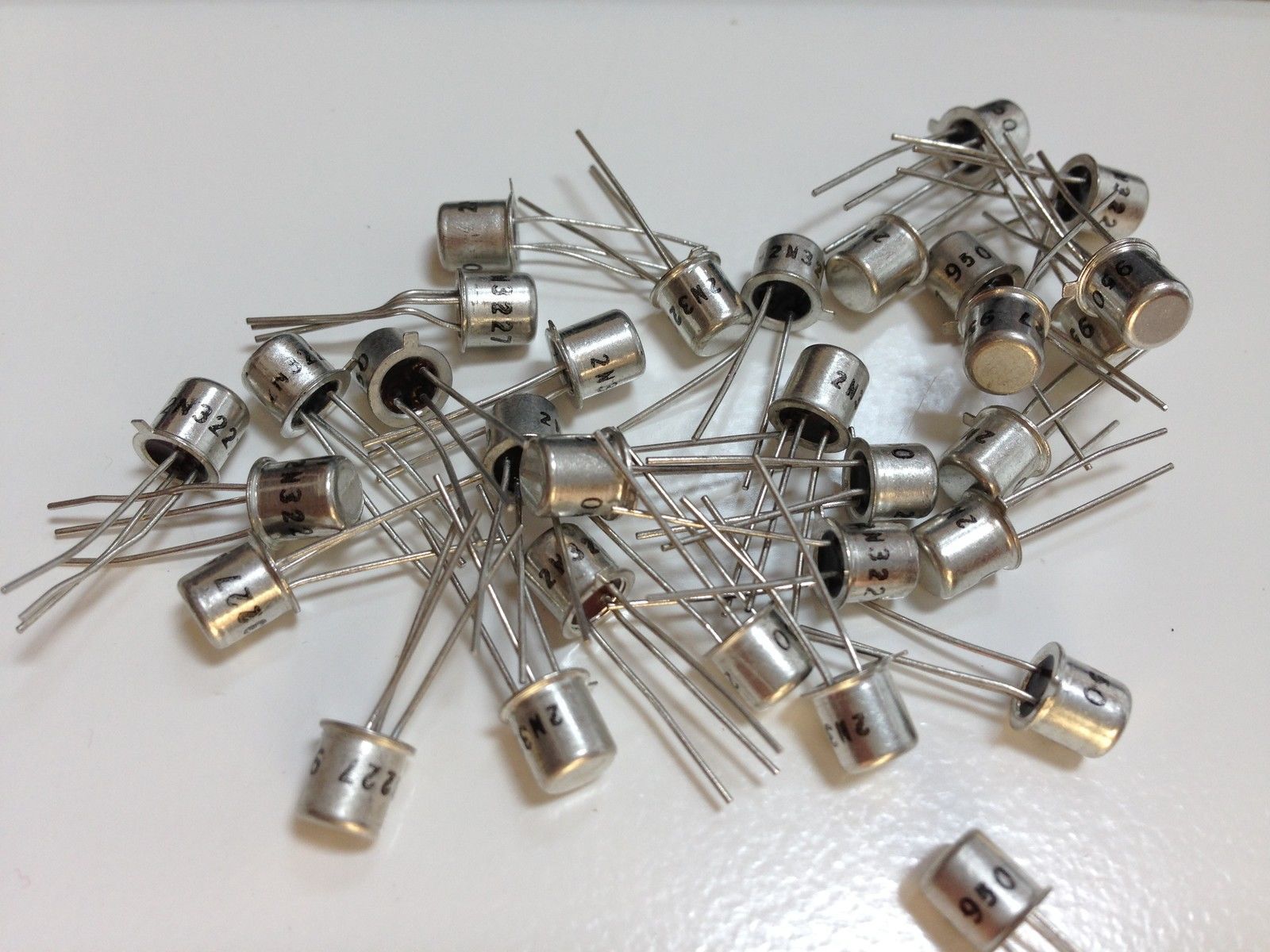 10 Pieces 2N3227 Chip: geometry 0005; polarity NPN