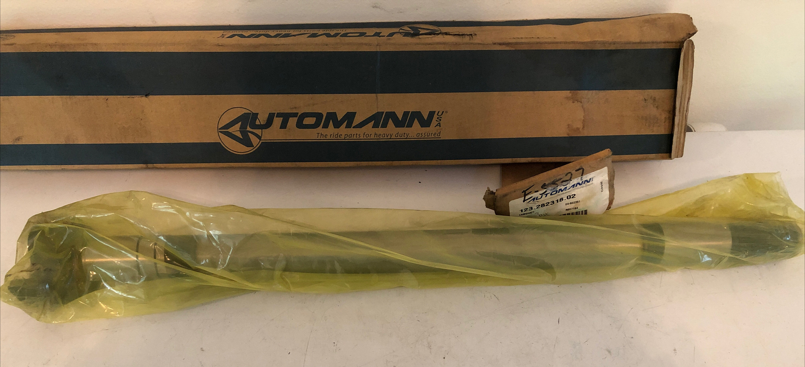 AUTOMANN RIGHT HAND AIR BRAKE CAMSHAFT 123.282318.02 NEW OEM NOS