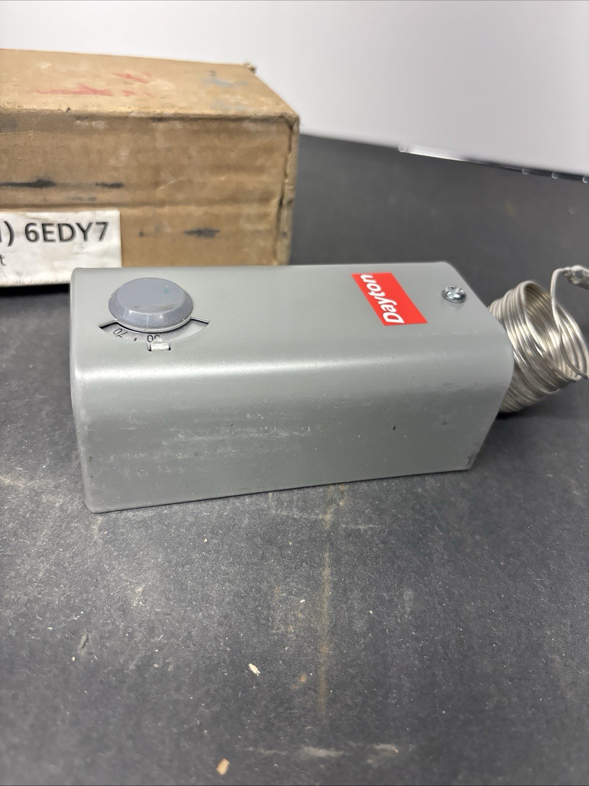 Dayton (1) 6EDY7 thermostat