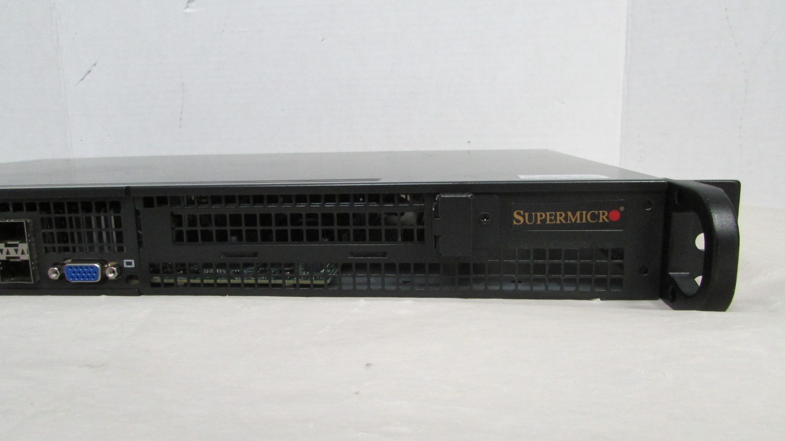 SUPERMICRO SERVER SYS-5019D-4C-FN8TP NO RAM NO HDD READ DISC.