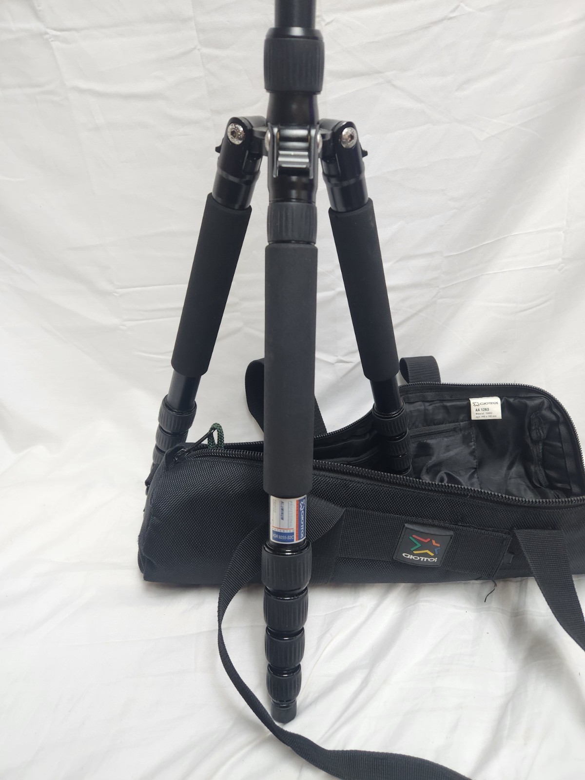 Giottos Professional Aluminum Tripod w/ MH 5310 & MH 655S – Heavy Duty
