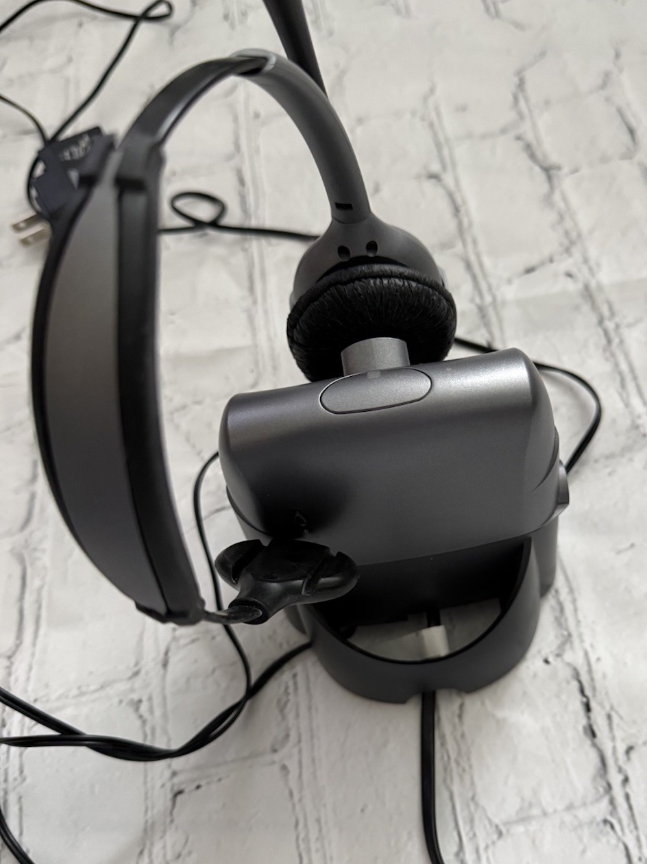 Plantronics CS351N Wireless Office Phone Headset Base System Powers On