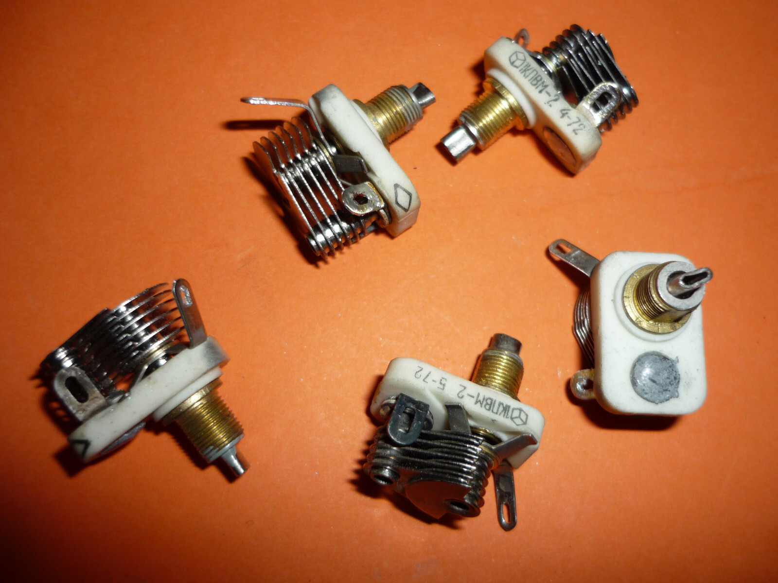 5pcs. 1KPVM-2 / 1КПВМ-2 Capacitors variable 2.5-15pF NEW. MILITARY