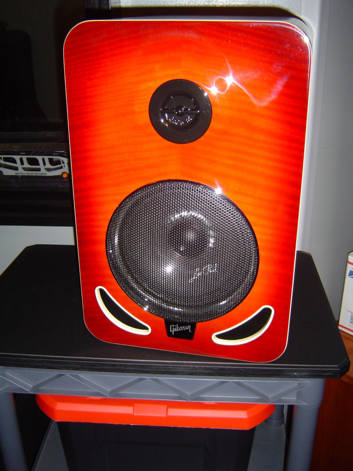 Gibson Les Paul LP8 Powered Studio Monitors BEAUTIFUL PAIR w/ original boxes