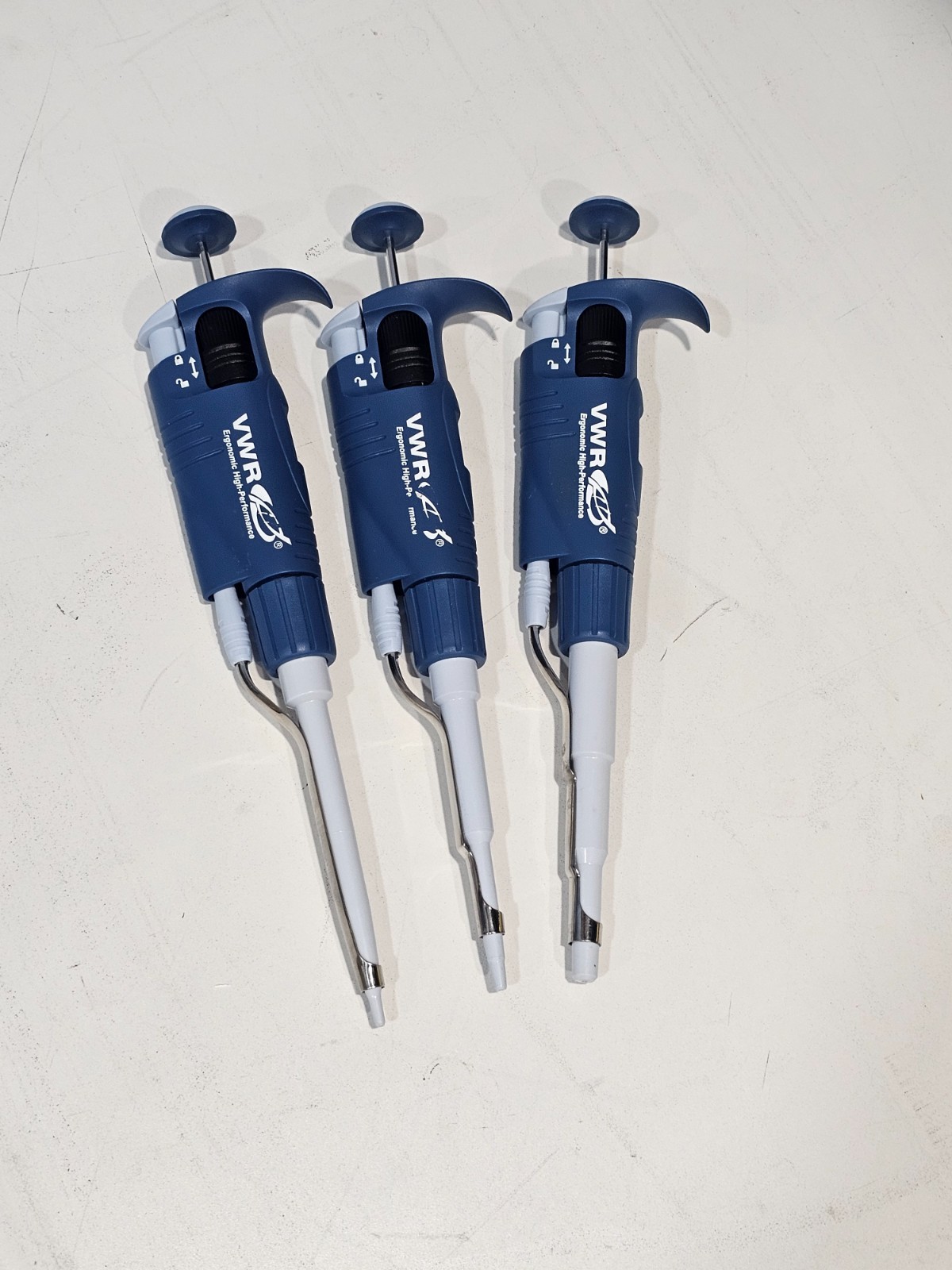 VWR® SignatureTM Ergonomic High Performance Single-Channel Variable Pipettors