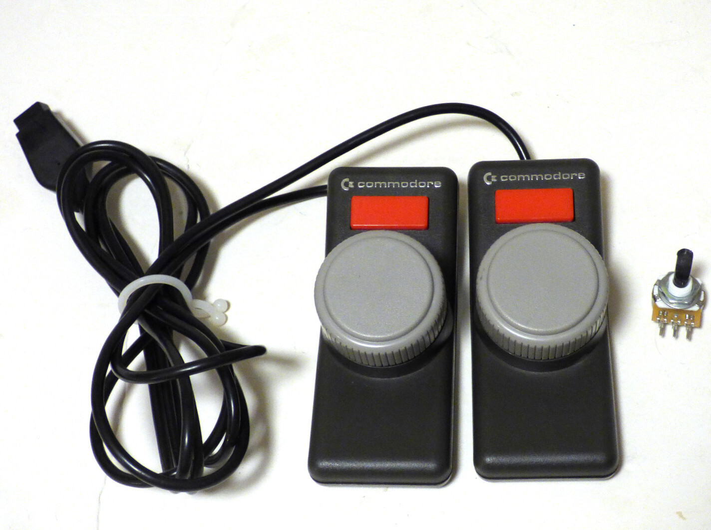 Commodore 64 VIC 20 Paddle Controller Potentiometer Repair Jittering Paddle