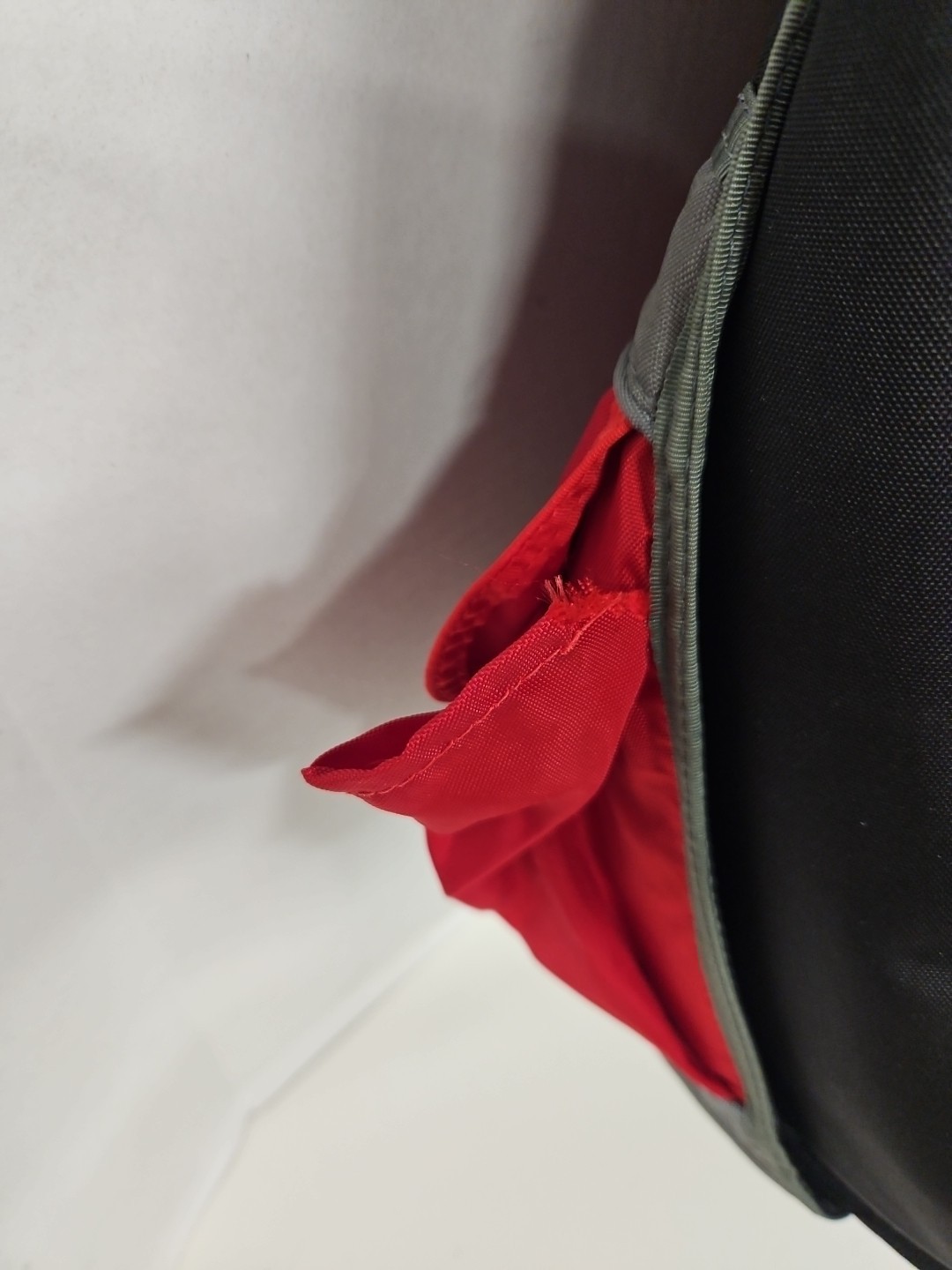 Dacor Chameleon BC Red, Gray & Black Large Preowned