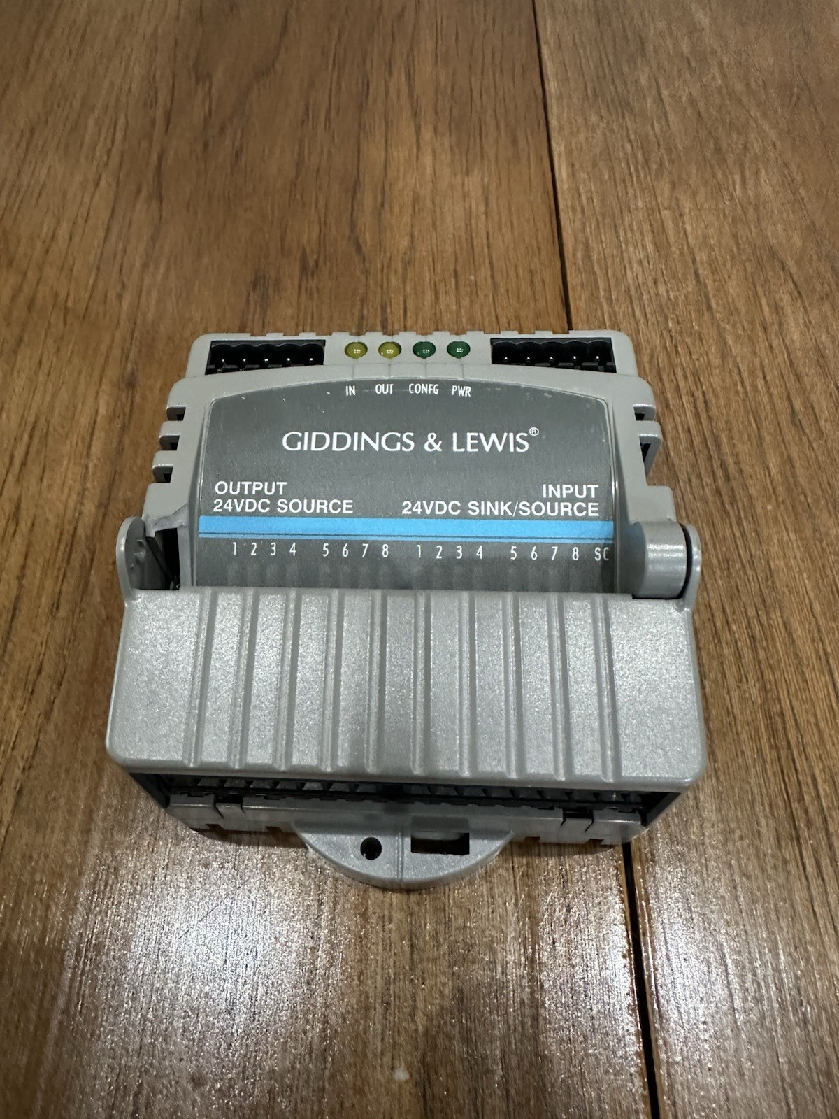 Gidding & Lewis 24v Output Source And 24v Input Sink/Source M1300.6042.R0